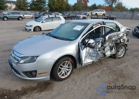 2012 Ford Fusion S из США, поврежденный, VIN 3FAHP0GA8CR419205